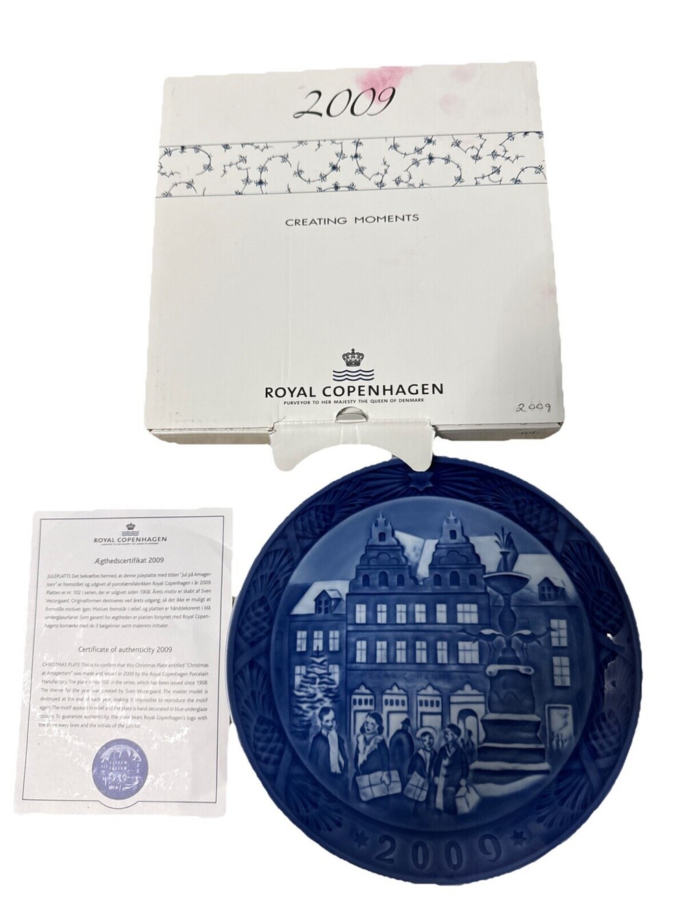 2009 Royal Copenhagen Christmas 7”Plate Christmas at Amagertorv With COA and Box